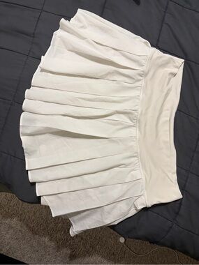 Offline by Aerie White Pleated Women’s Skirt